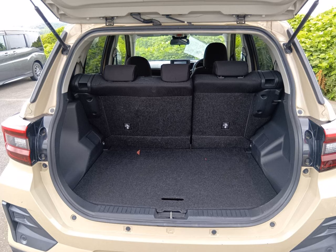 DAIHATSU ROCKY