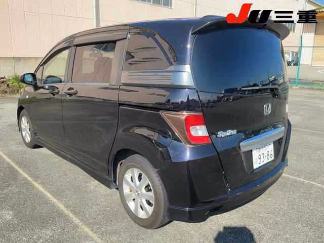 HONDA FREED SPIKE