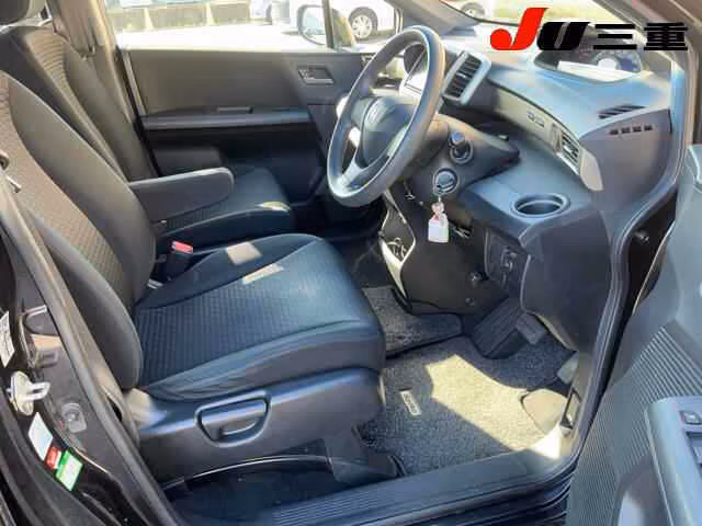 HONDA FREED SPIKE