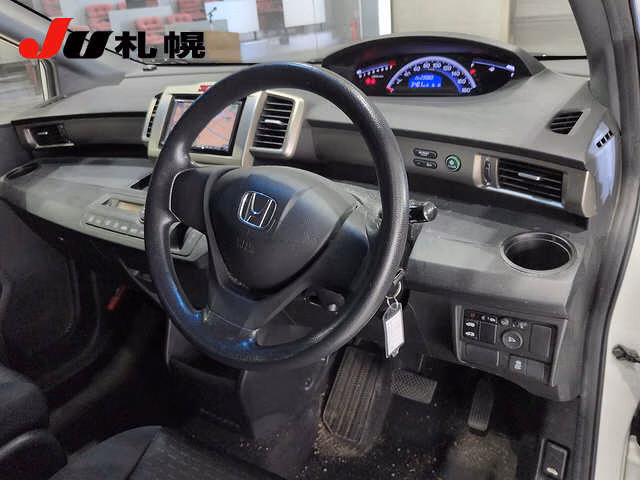 HONDA FREED SPIKE