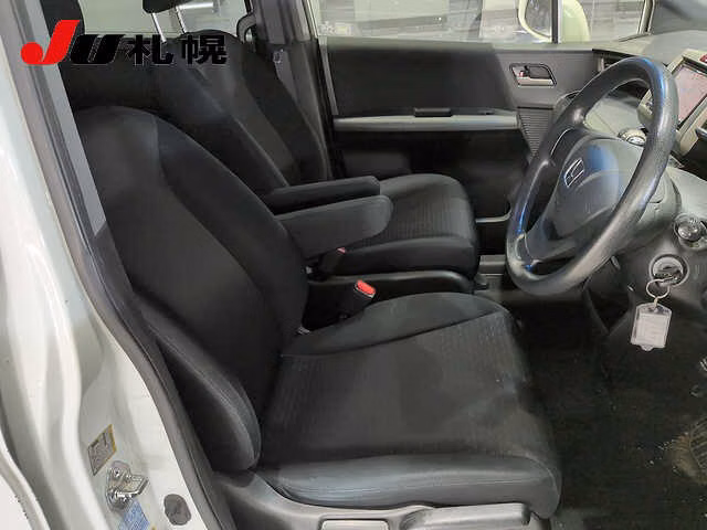 HONDA FREED SPIKE