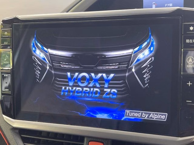 TOYOTA VOXY