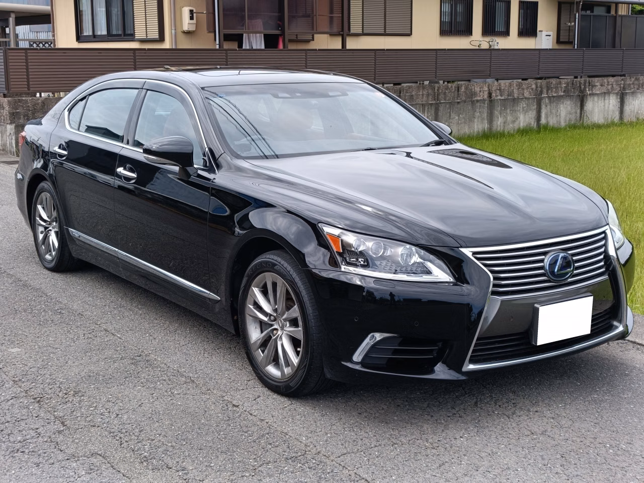 Lexus LS600h