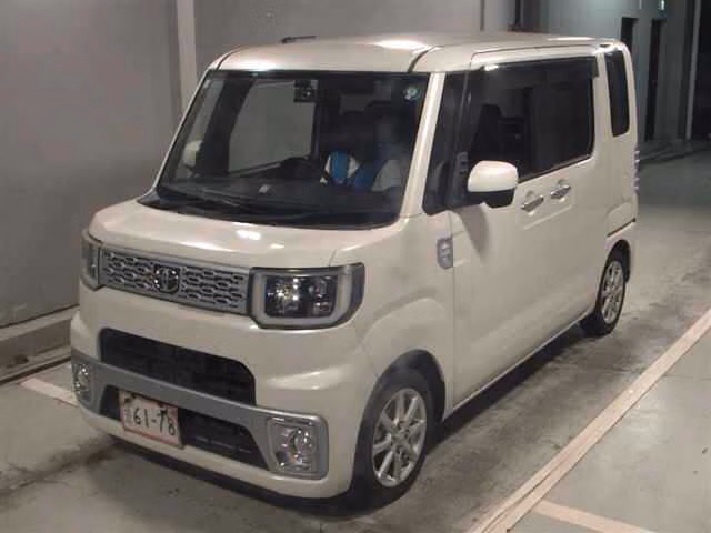 TOYOTA PIXIS MEGA