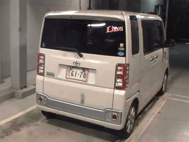 TOYOTA PIXIS MEGA