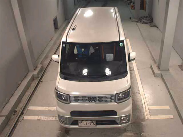 TOYOTA PIXIS MEGA