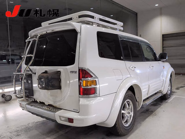 MITSUBISHI PAJERO