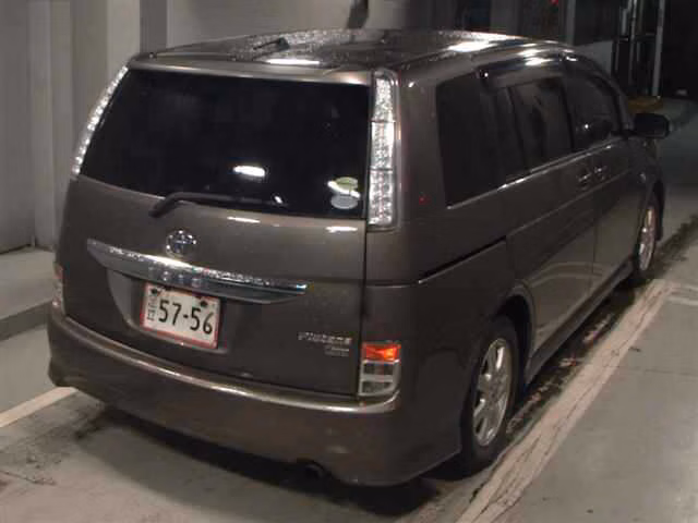 TOYOTA ISIS