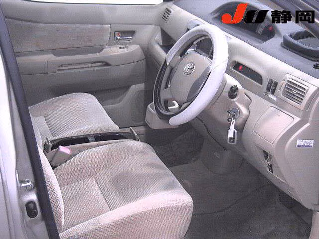 TOYOTA RAUM