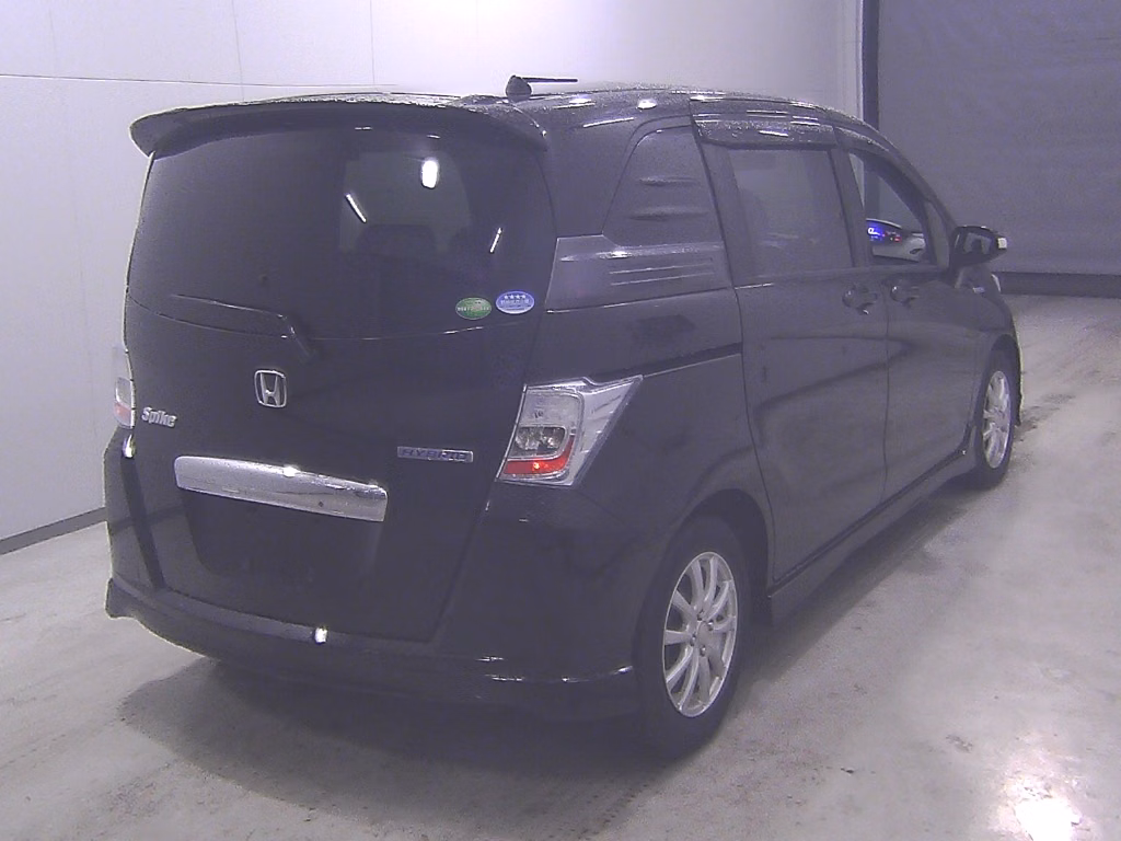 HONDA FREED SPIKE