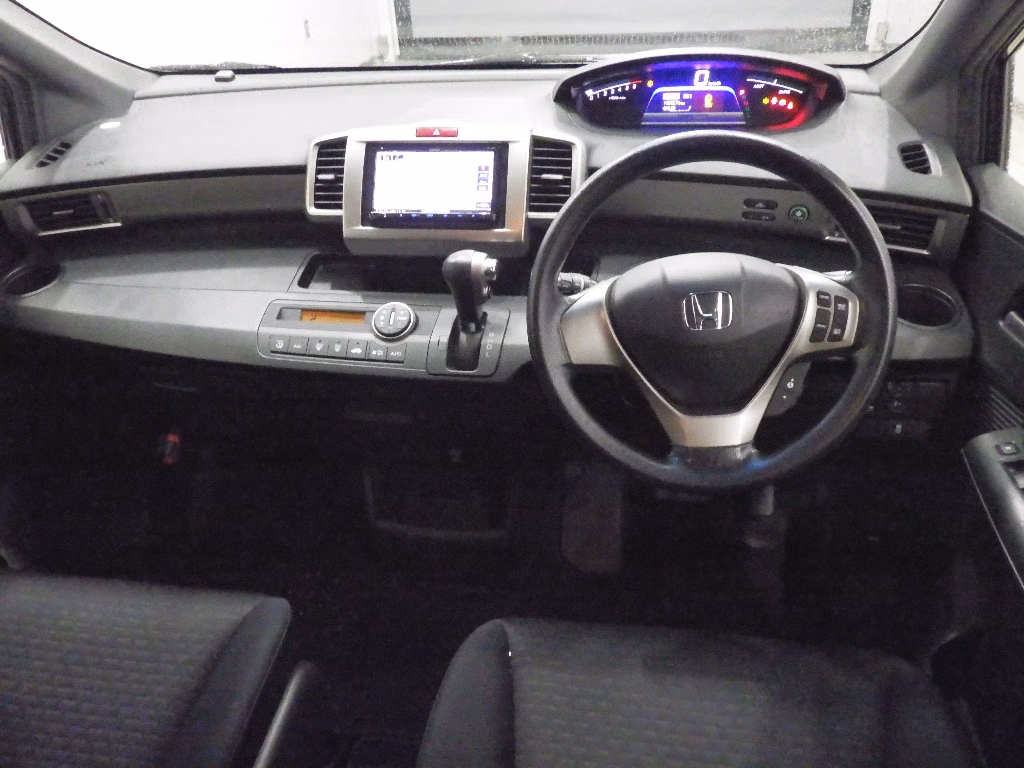 HONDA FREED SPIKE