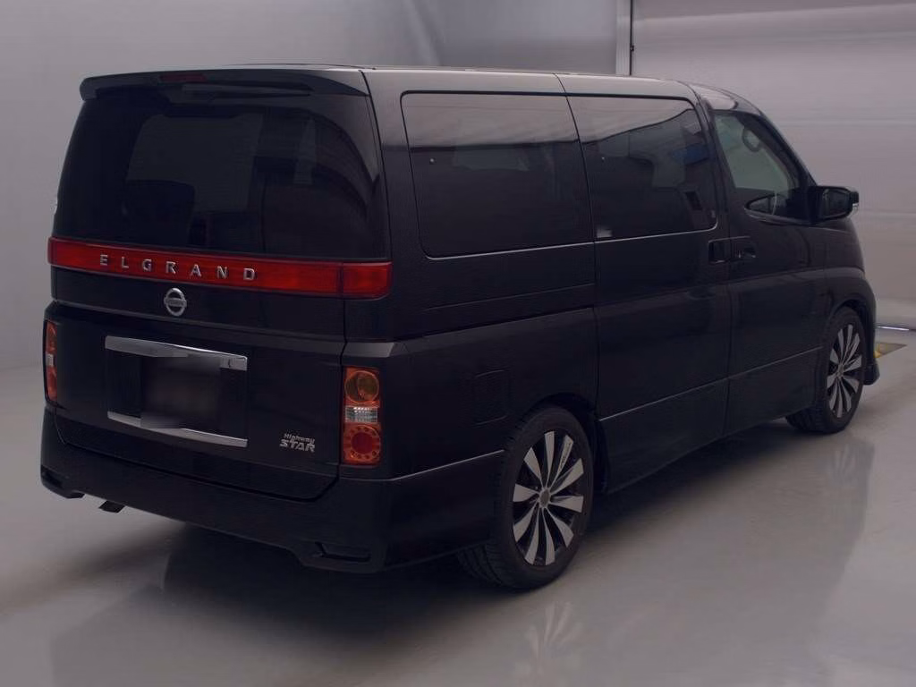 NISSAN ELGRAND