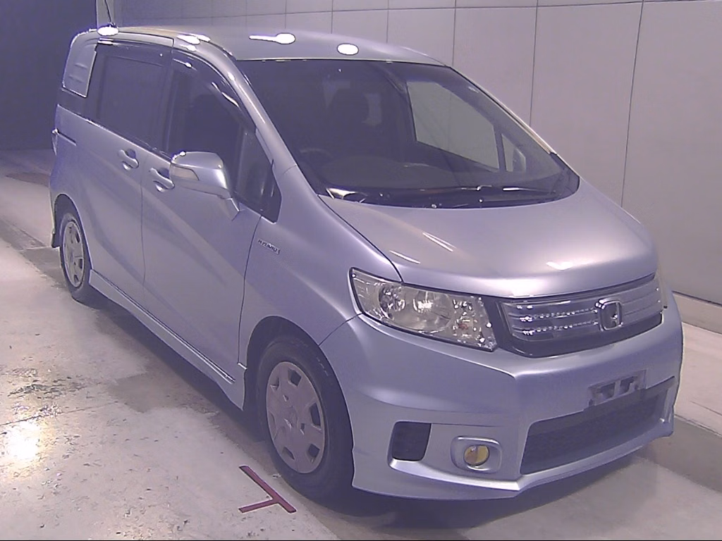 HONDA FREED SPIKE