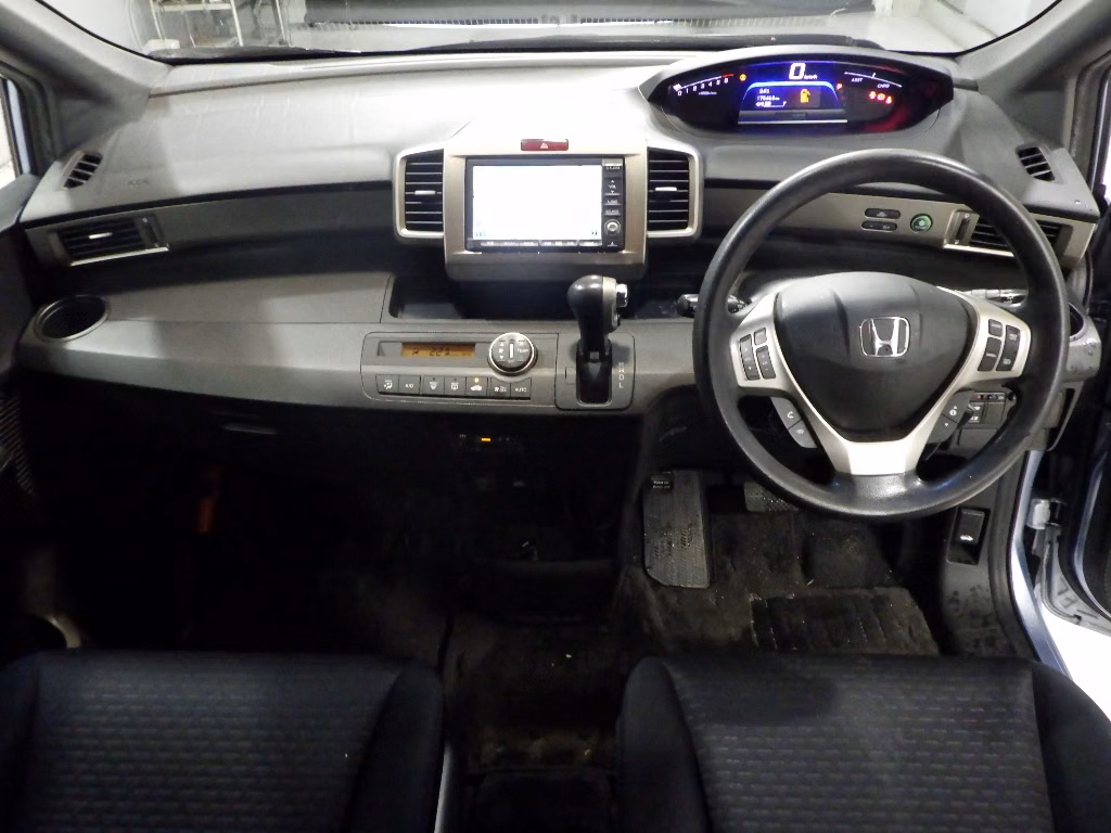 HONDA FREED SPIKE