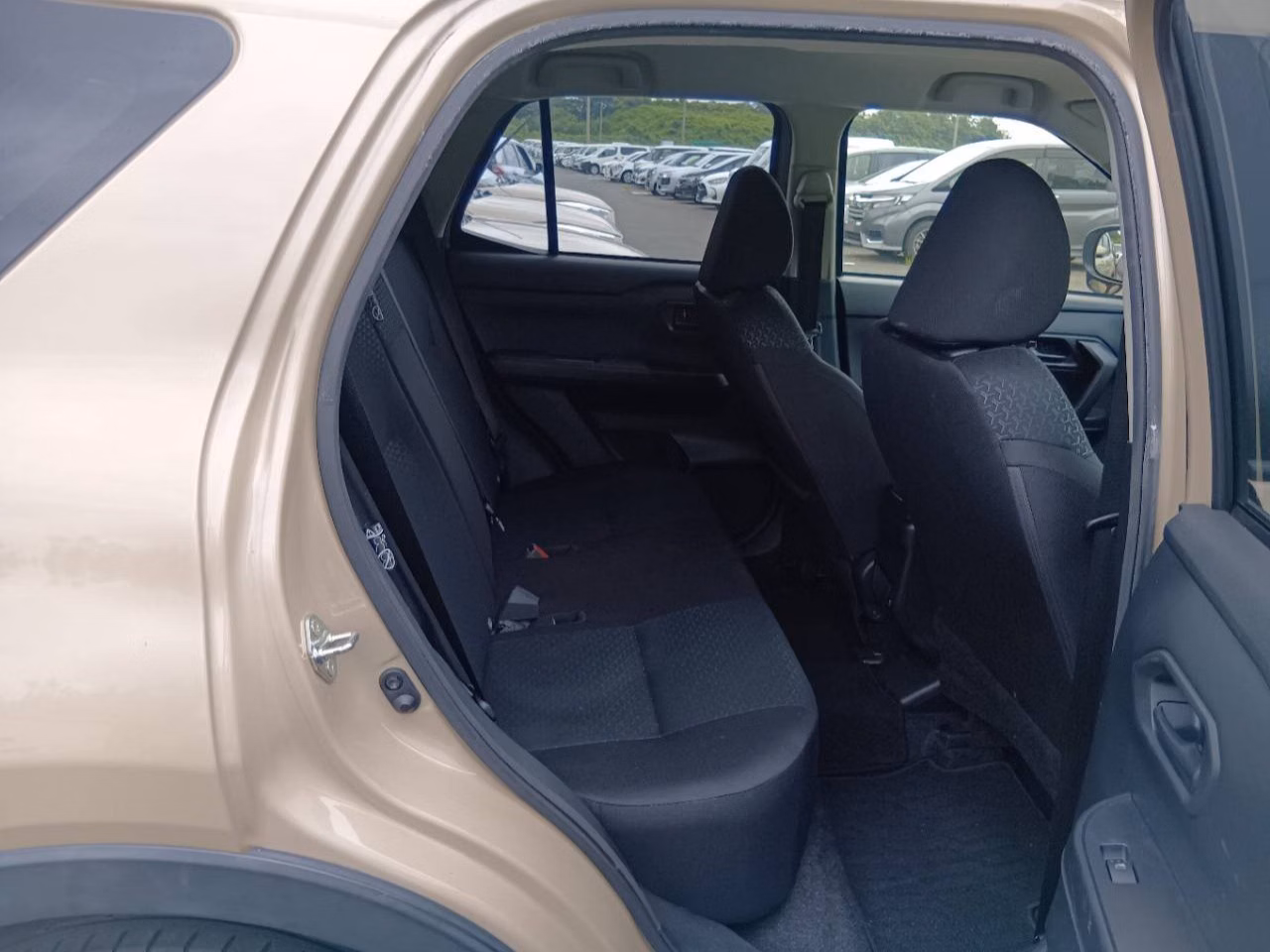 DAIHATSU ROCKY
