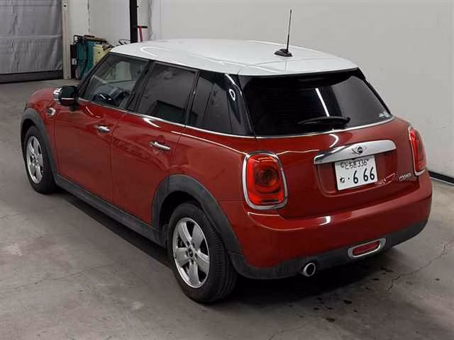 MINI HATCH