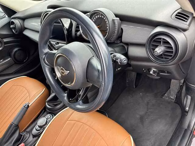 MINI HATCH