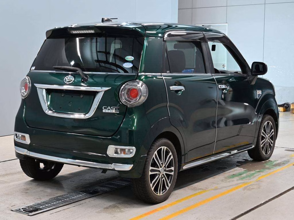 DAIHATSU CAST