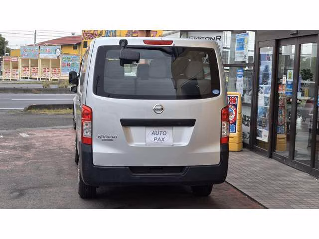 NISSAN NV350 CARAVAN