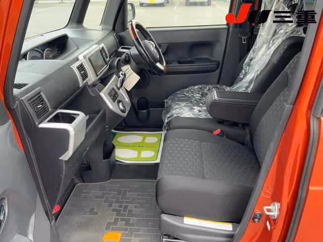 DAIHATSU WAKE