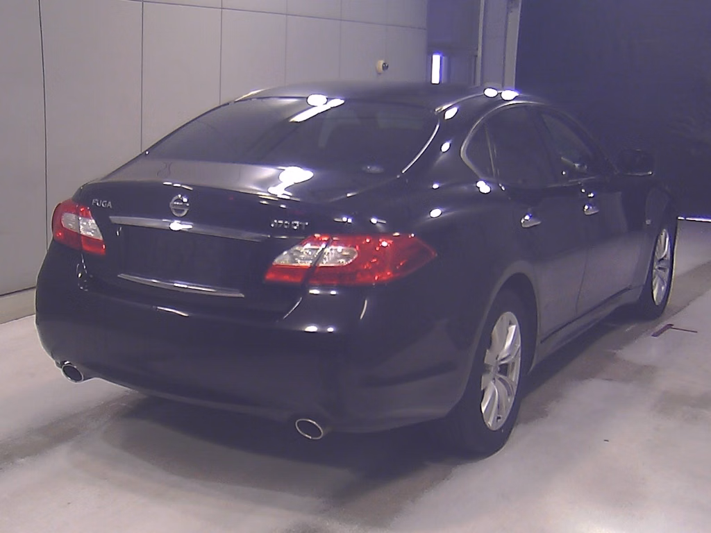 NISSAN FUGA