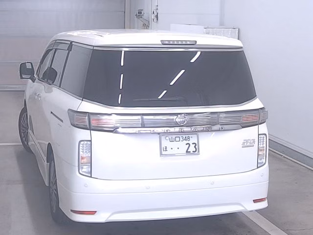 NISSAN ELGRAND
