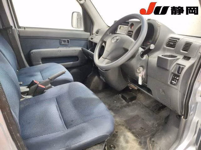 TOYOTA PIXIS VAN