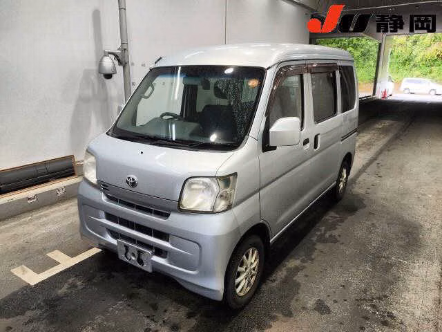 TOYOTA PIXIS VAN