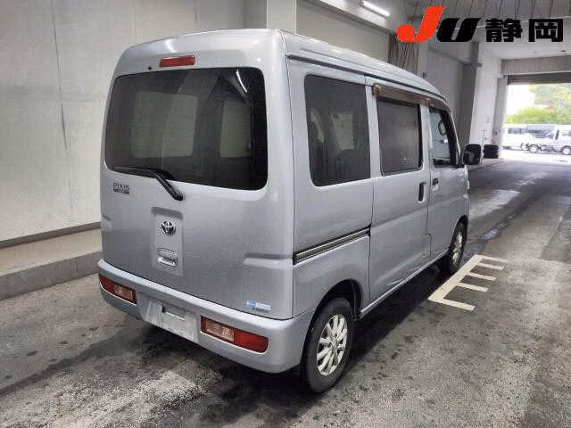 TOYOTA PIXIS VAN