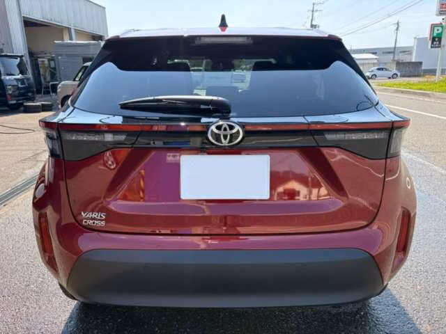 TOYOTA YARIS CROSS