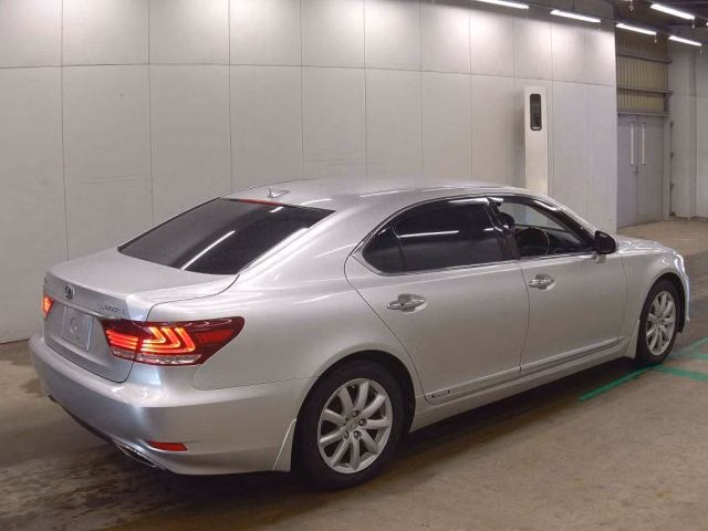 Lexus LS600h