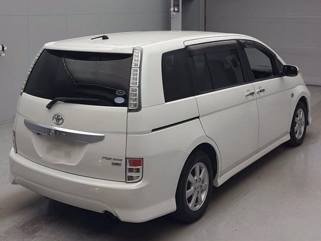 TOYOTA ISIS
