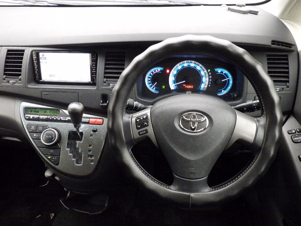 TOYOTA ISIS