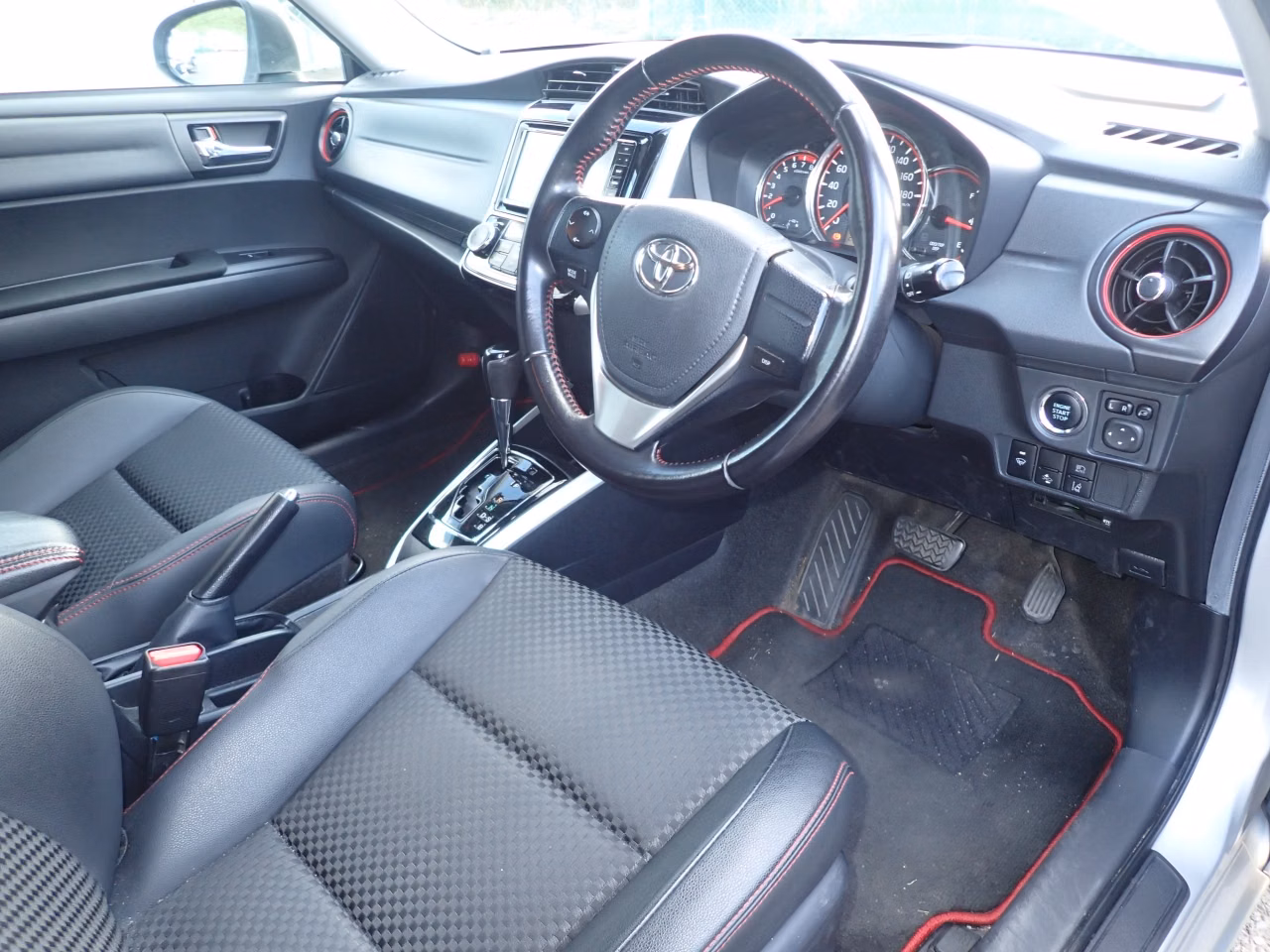 TOYOTA COROLLA FIELDER