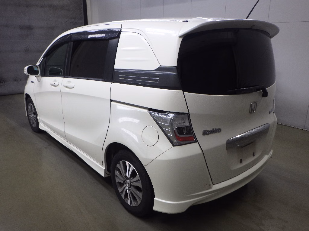 HONDA FREED SPIKE