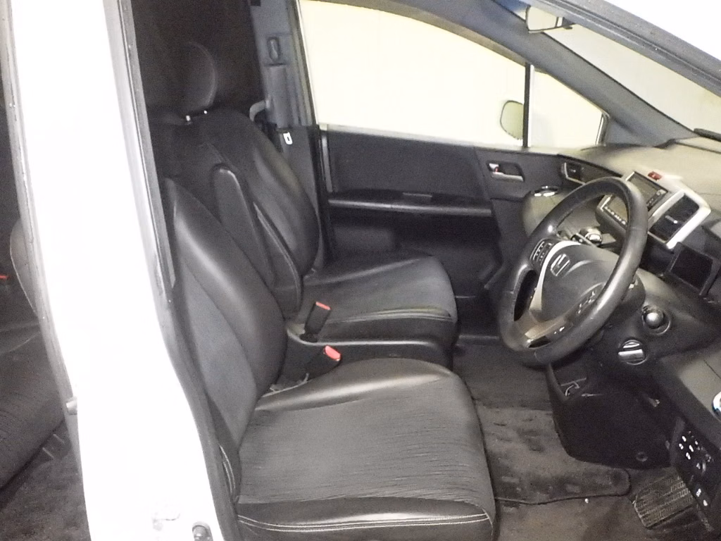 HONDA FREED SPIKE