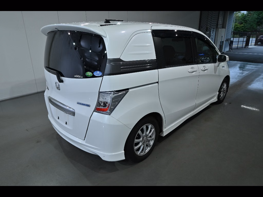 HONDA FREED SPIKE