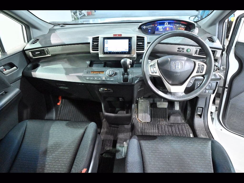 HONDA FREED SPIKE