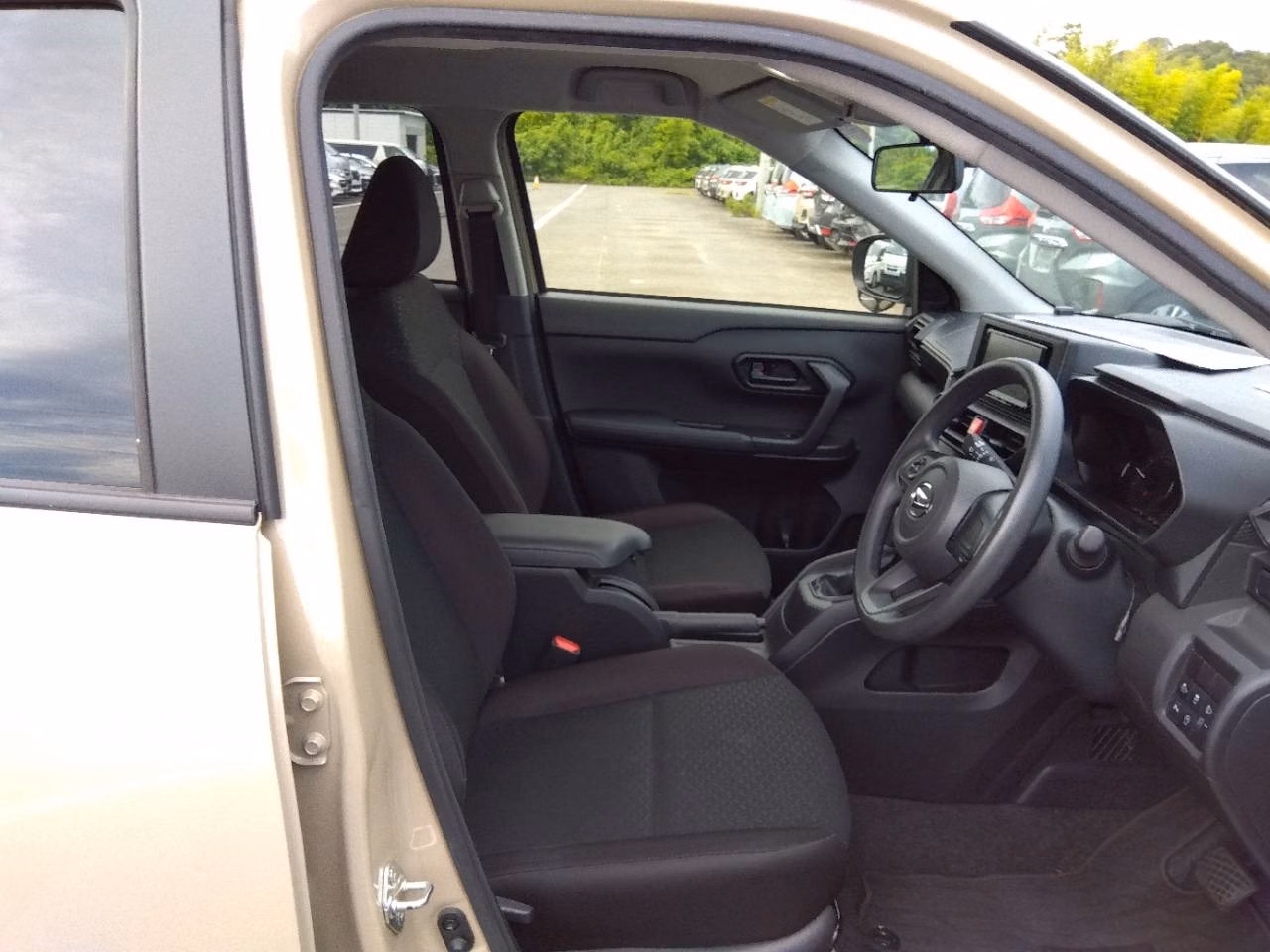 DAIHATSU ROCKY