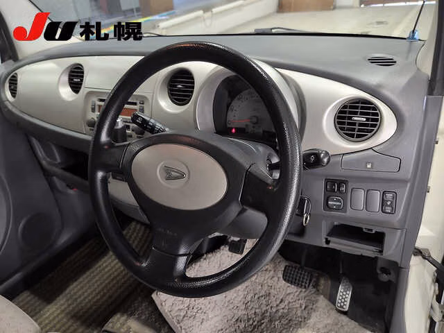 DAIHATSU MOVE LATTE