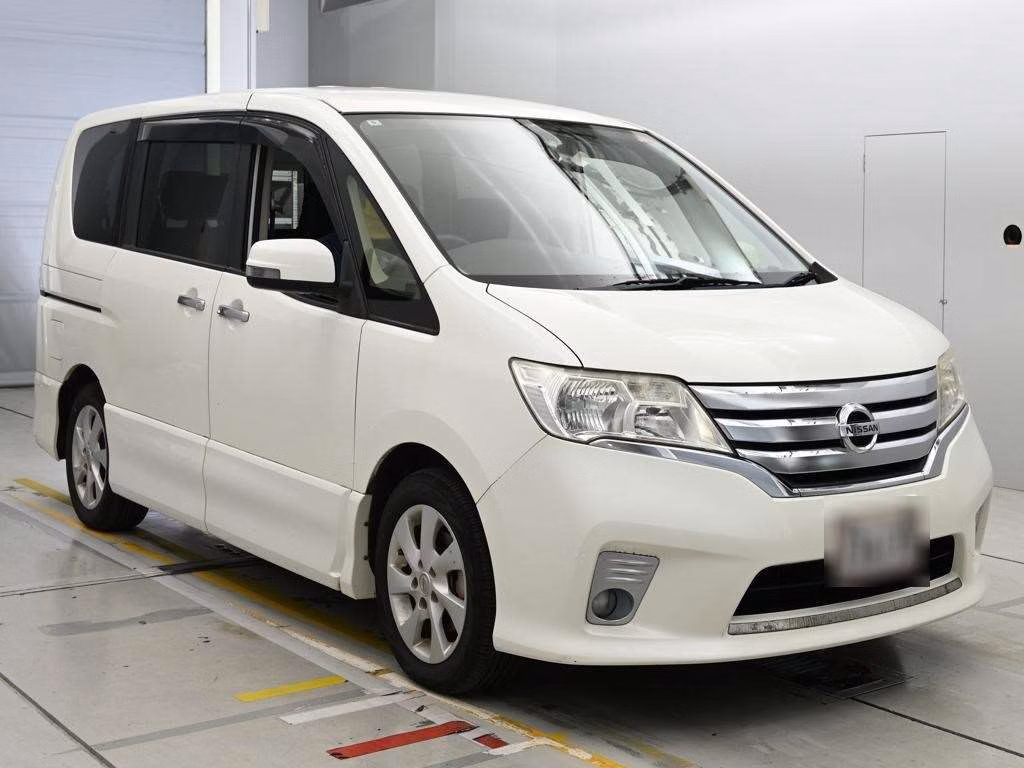 NISSAN SERENA