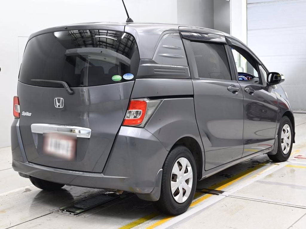 HONDA FREED SPIKE