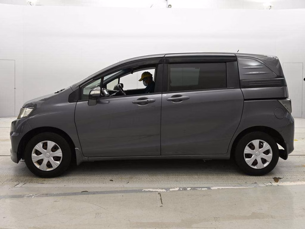 HONDA FREED SPIKE