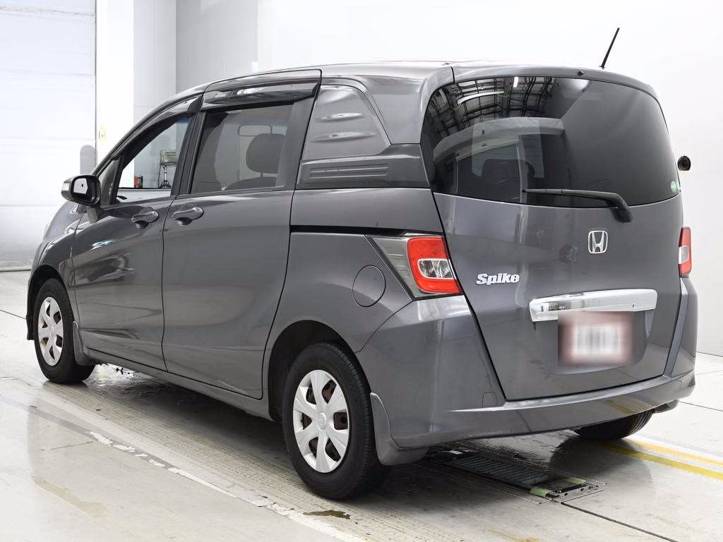 HONDA FREED SPIKE