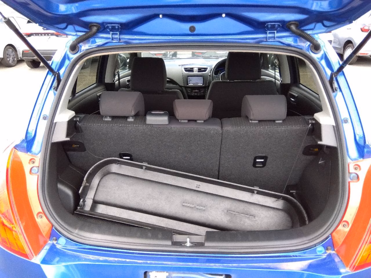 SUZUKI SWIFT