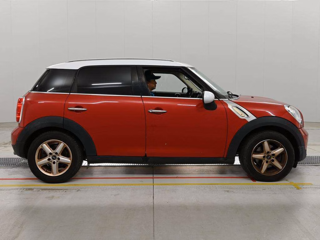 MINI CROSSOVER
