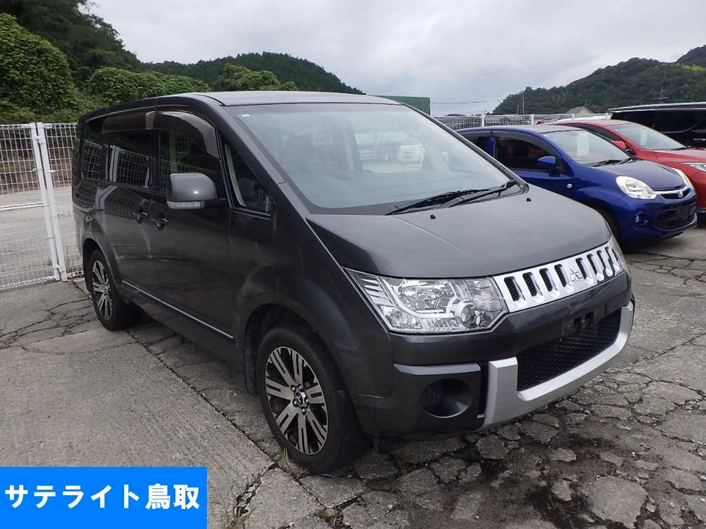 Mitsubishi Delica D:5