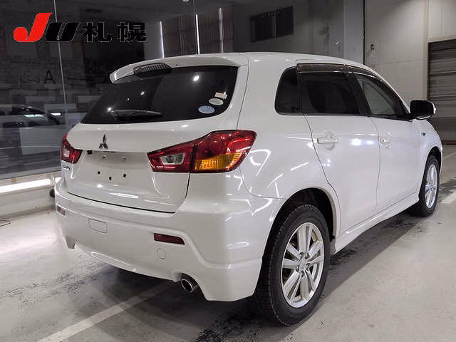 MITSUBISHI RVR