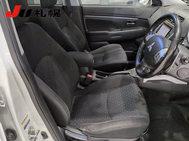 MITSUBISHI RVR