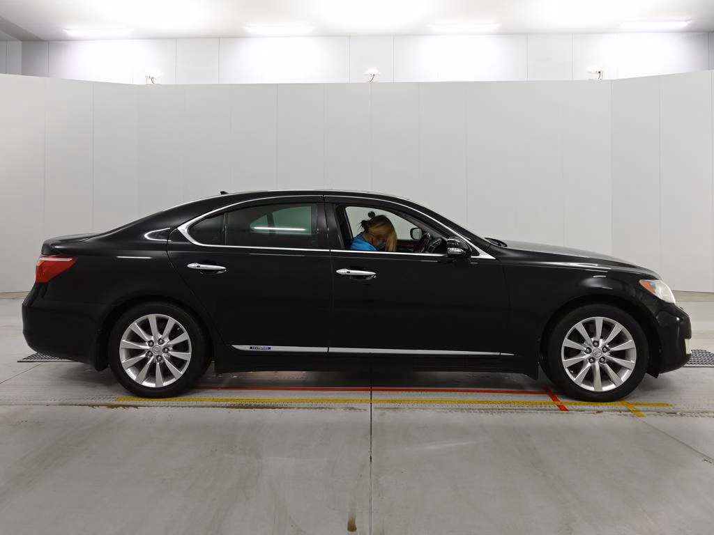 LEXUS LS600H